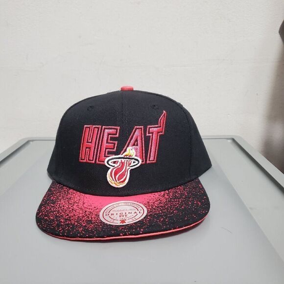 Mitchell & Ness Miami Heat snapback adjustable hat cap Black Spray Paint NWT - Picture 1 of 9